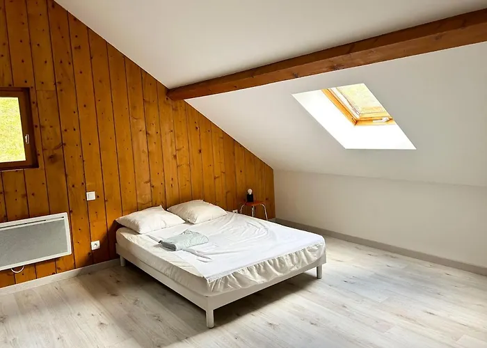 Grande Maison Dans La Nature