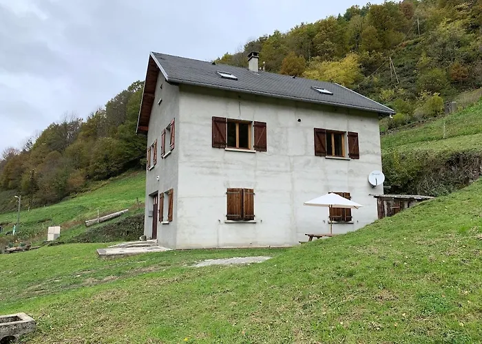 Grande Maison Dans La Nature *